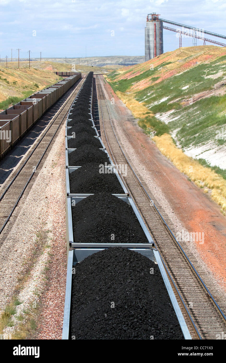 Trains de marchandises en vrac de charbon dans la région de Campbell County, Wyoming, USA. Banque D'Images