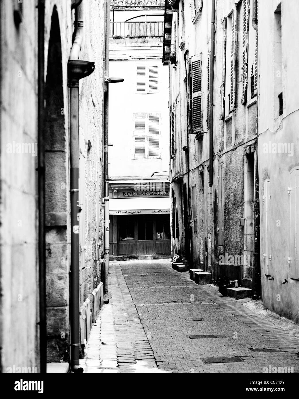 Une vieille rue de l'ancienne zone portuaire de La Rochelle, France Banque D'Images