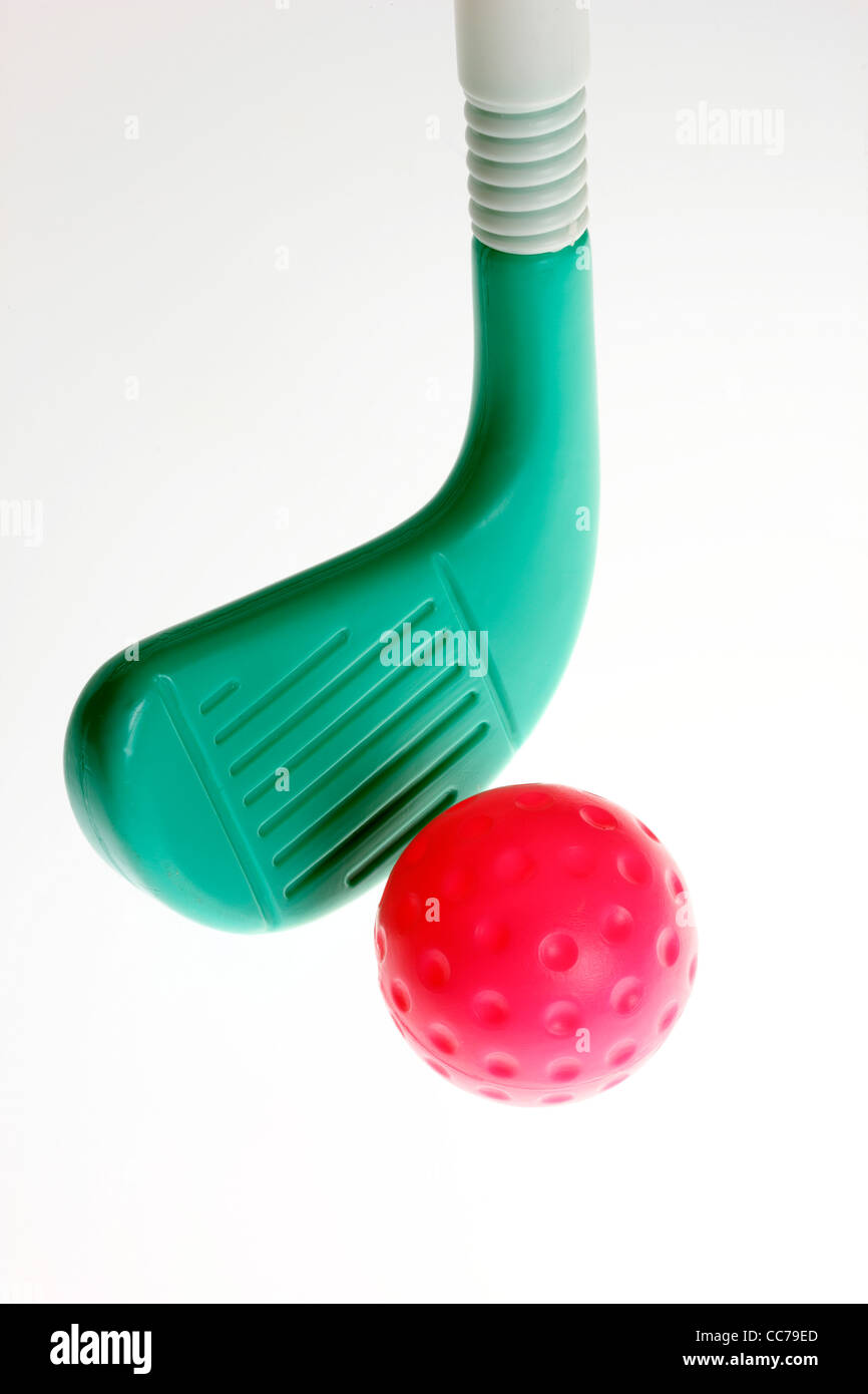 L'équipement de golf pour les enfants. Golf les jouets. Ball, chauffeur, clubs, fer, bois, sac, tee, vert. Banque D'Images