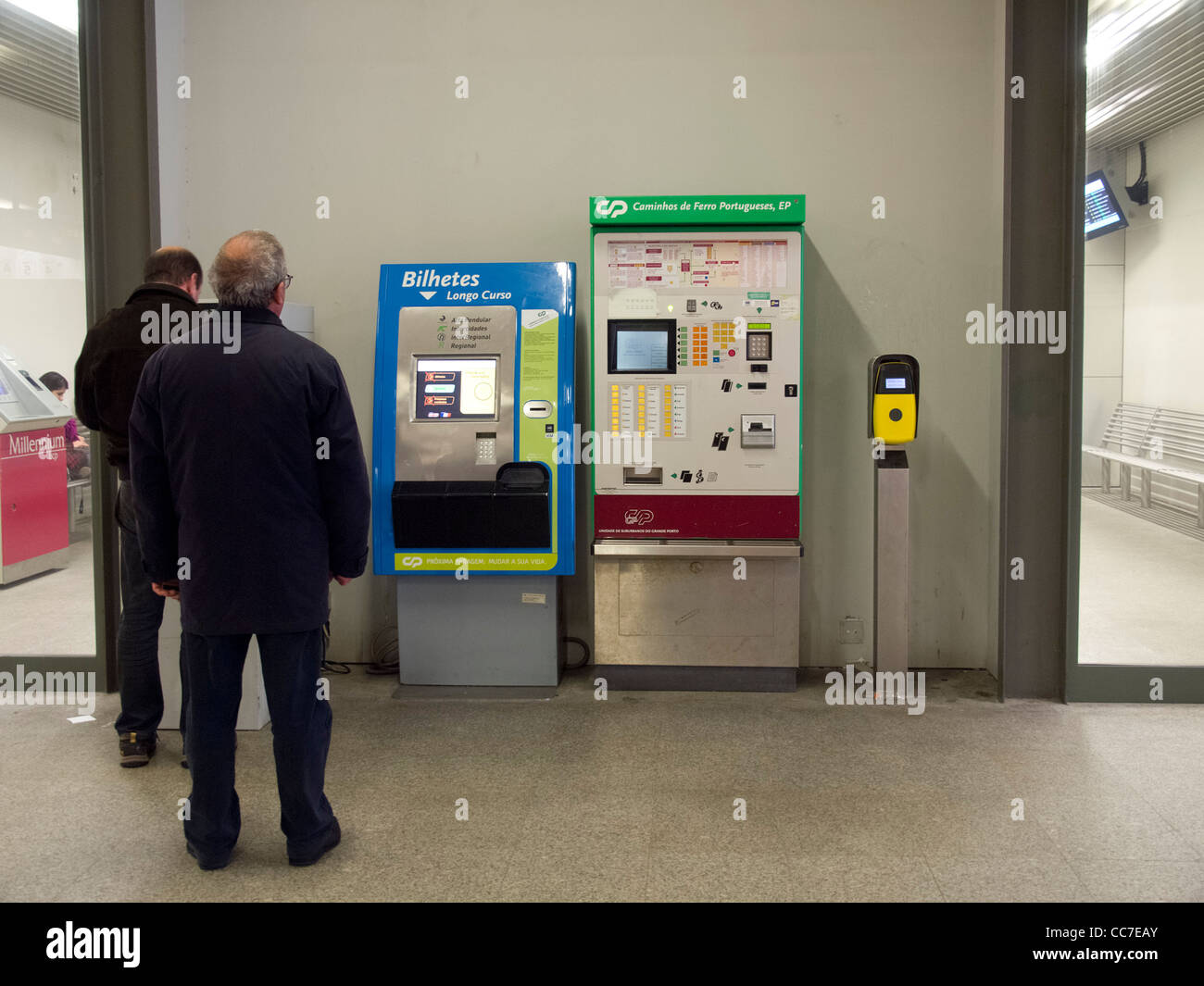 Vente Vente de machines virtuelles en portugais gare Banque D'Images