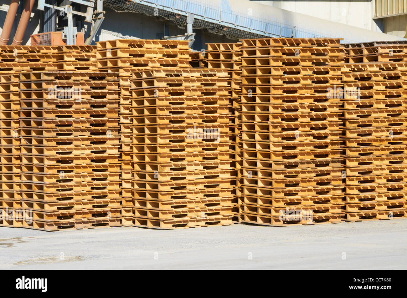 Fort lot d'affaires groupe transport de marchandises commerce caisse conteneur dépôt livraison marchandises fret fourche d'usine industrielle grain ind Banque D'Images