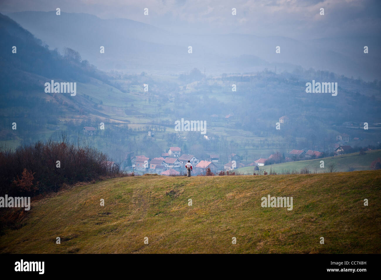 Un mineur d'illégale la maison après le travail près de la ville de Zenica, en Bosnie centrale. Banque D'Images