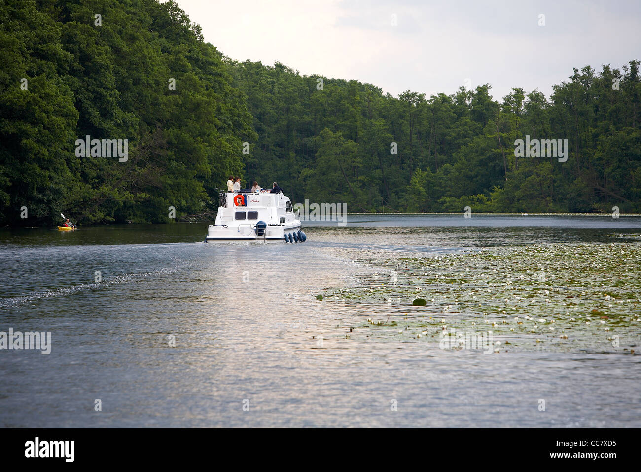 La croisière de plaisance L'Allemagne de l'EAU ET DES LACS Banque D'Images