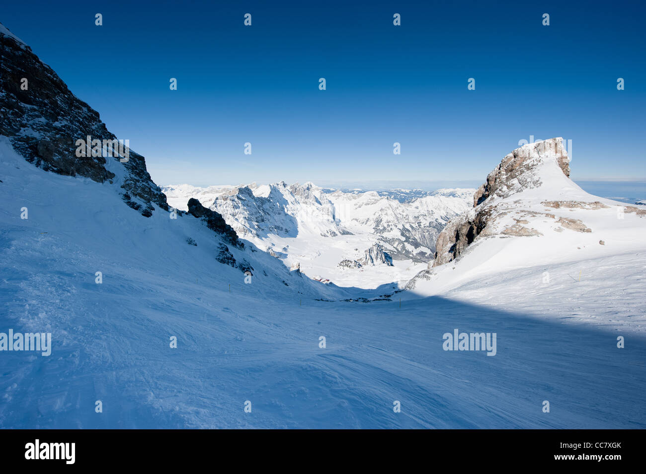 Vue du Titlis à Truebsee en hiver, Engelberg, Suisse Banque D'Images