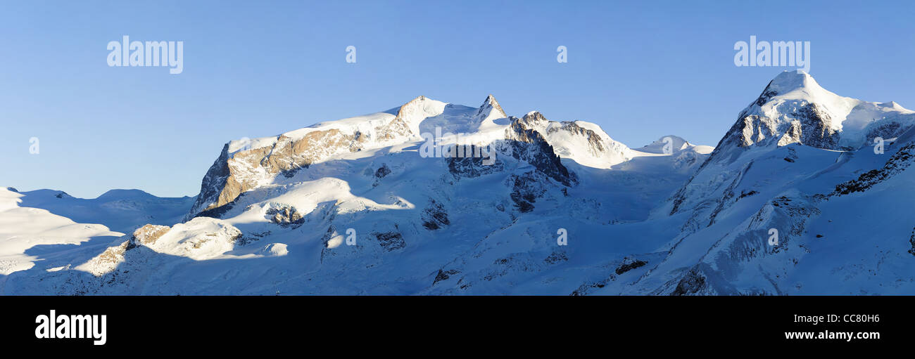 Monte Rosa et Lyskamm montagnes en hiver, vue d'Gandegghuette, Zermatt, Suisse Banque D'Images