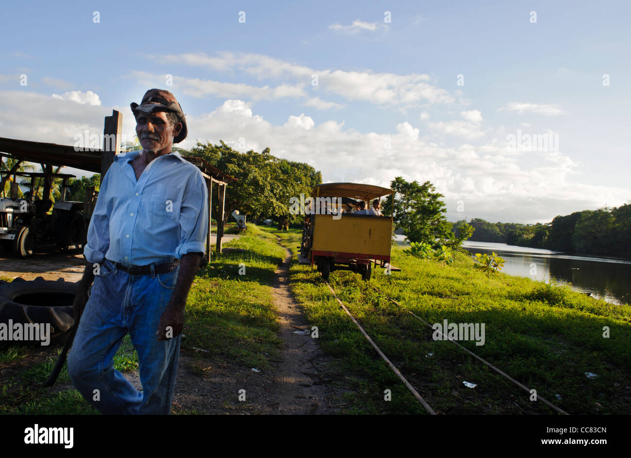 Campesino autour de départ train à Cuero et Salado Wildlife Refuge Honduras Banque D'Images