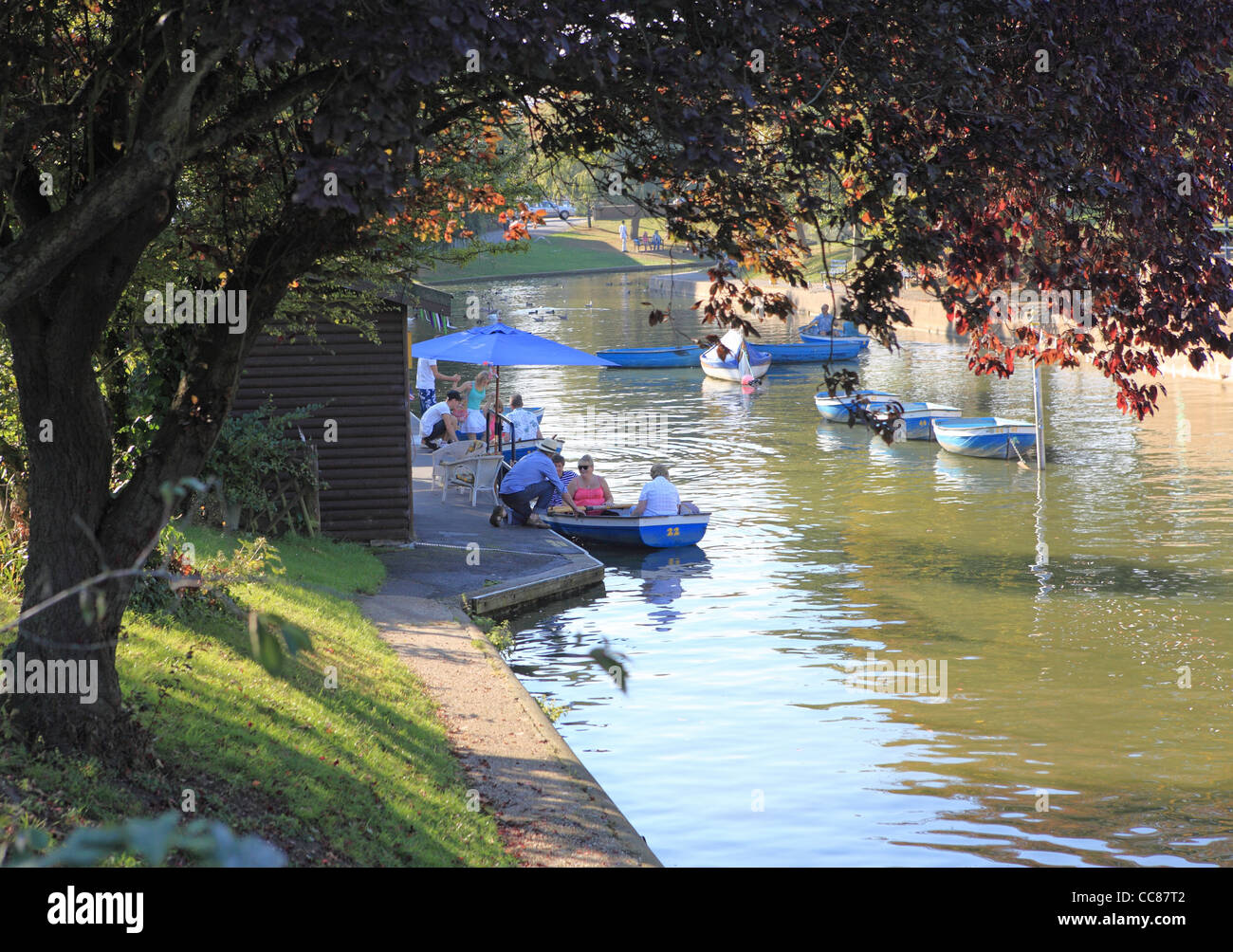 Le Canal Militaire Royal à Hythe, en automne, près de Folkestone, Kent, England, UK Banque D'Images
