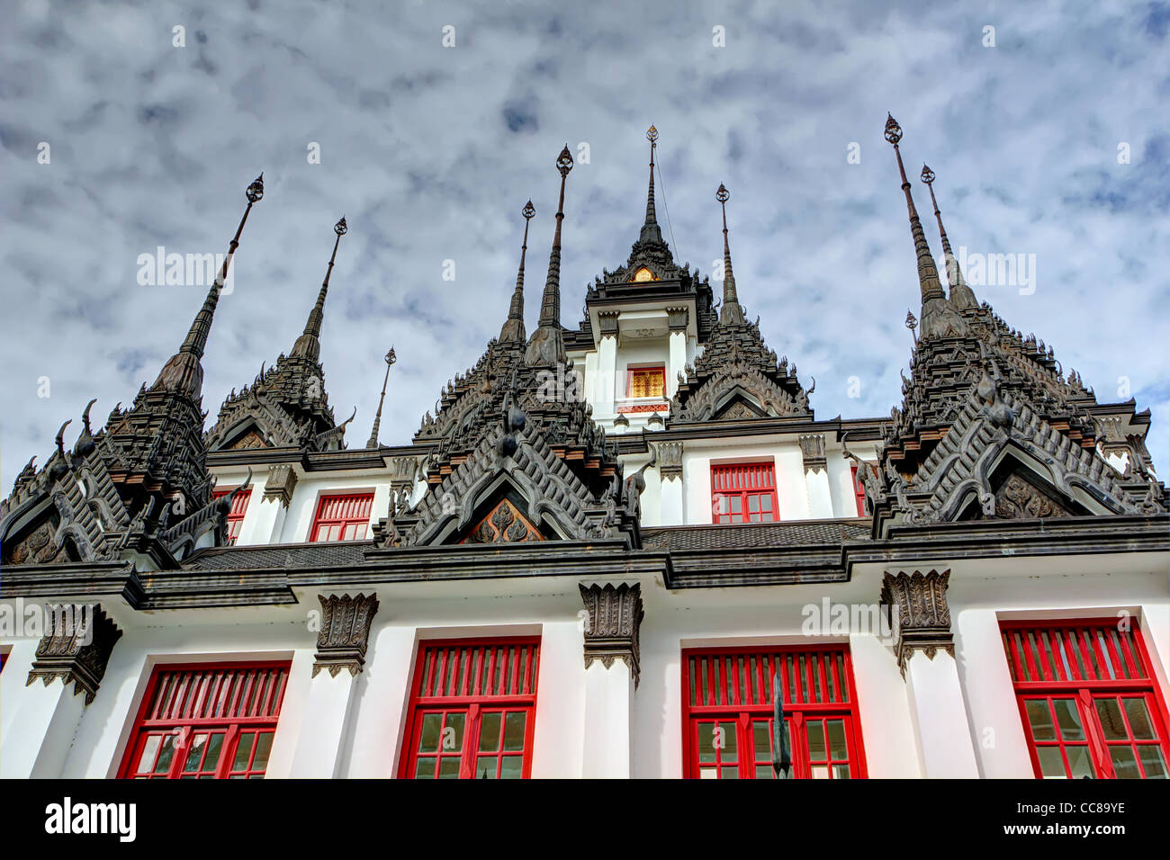 Wat Ratchanadda Loha Prasat à Bangkok | Banque D'Images