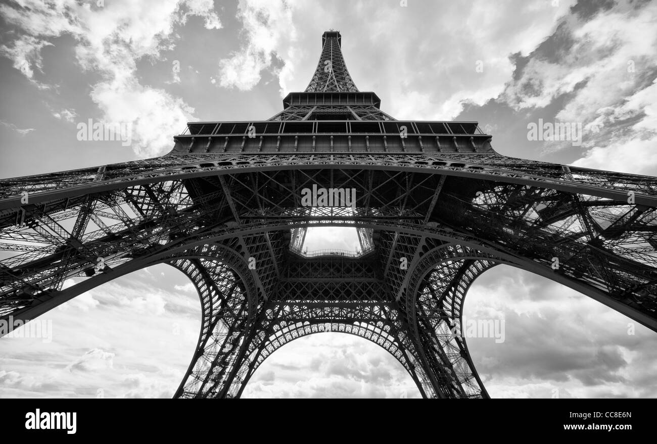 Tour Eiffel Tower (Tour Eiffel), à Paris, France - Noir et Blanc Banque D'Images