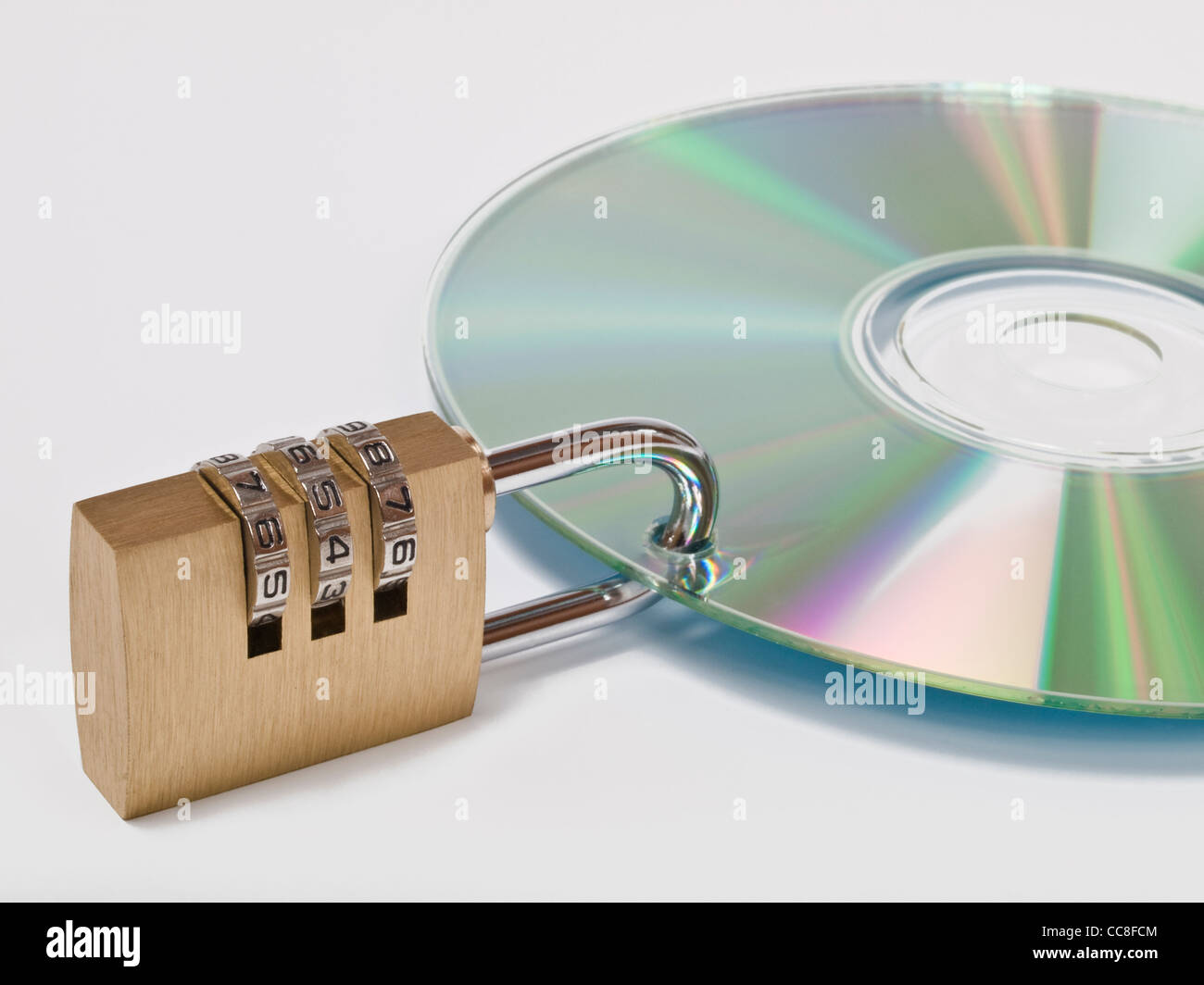 Eine CD ist mit einem Zahlenschloss gesichert | un CD est bloqué avec une serrure à combinaison. Banque D'Images