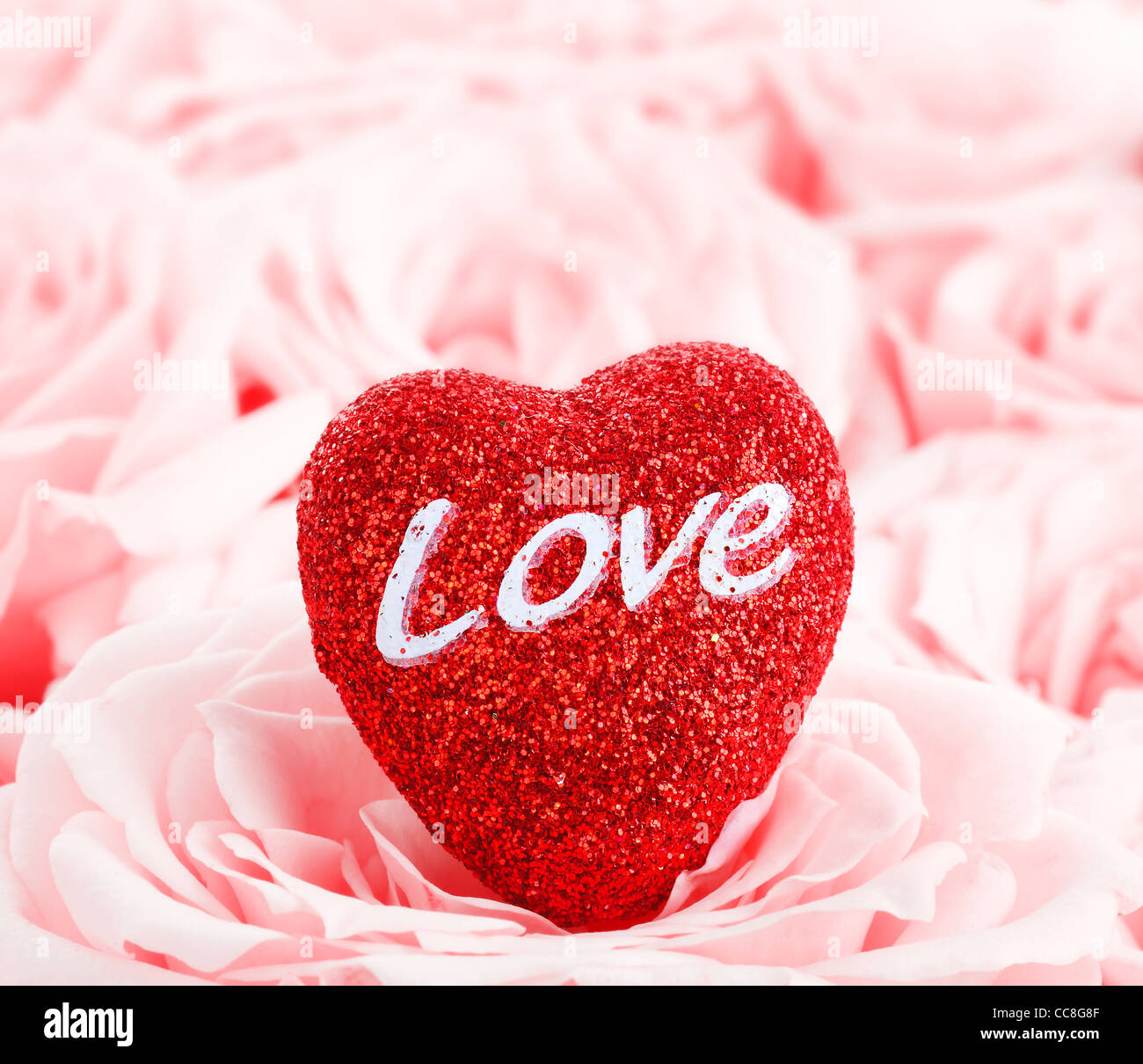 Roses Rose Coeur Rouge Sur Un Fond D Amour De L Image Concept Photo Stock Alamy Roses Rose Coeur Rouge Sur Un Fond D Amour De L Image Concept Photo Stock Alamy
