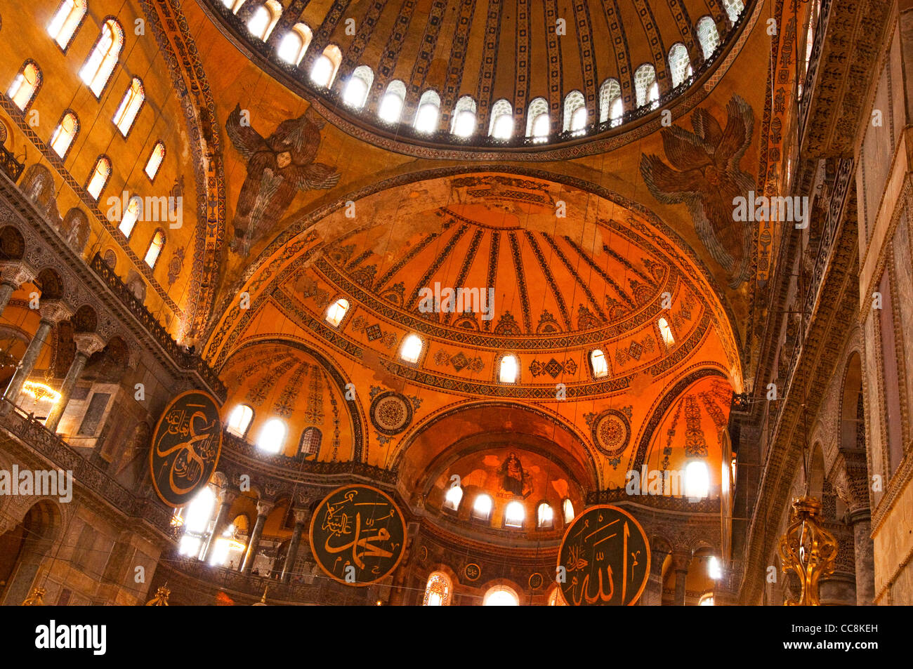 À l'intérieur d'Aya Sofya, vue du plafond, plafonnier, Istanbul, Turquie Banque D'Images