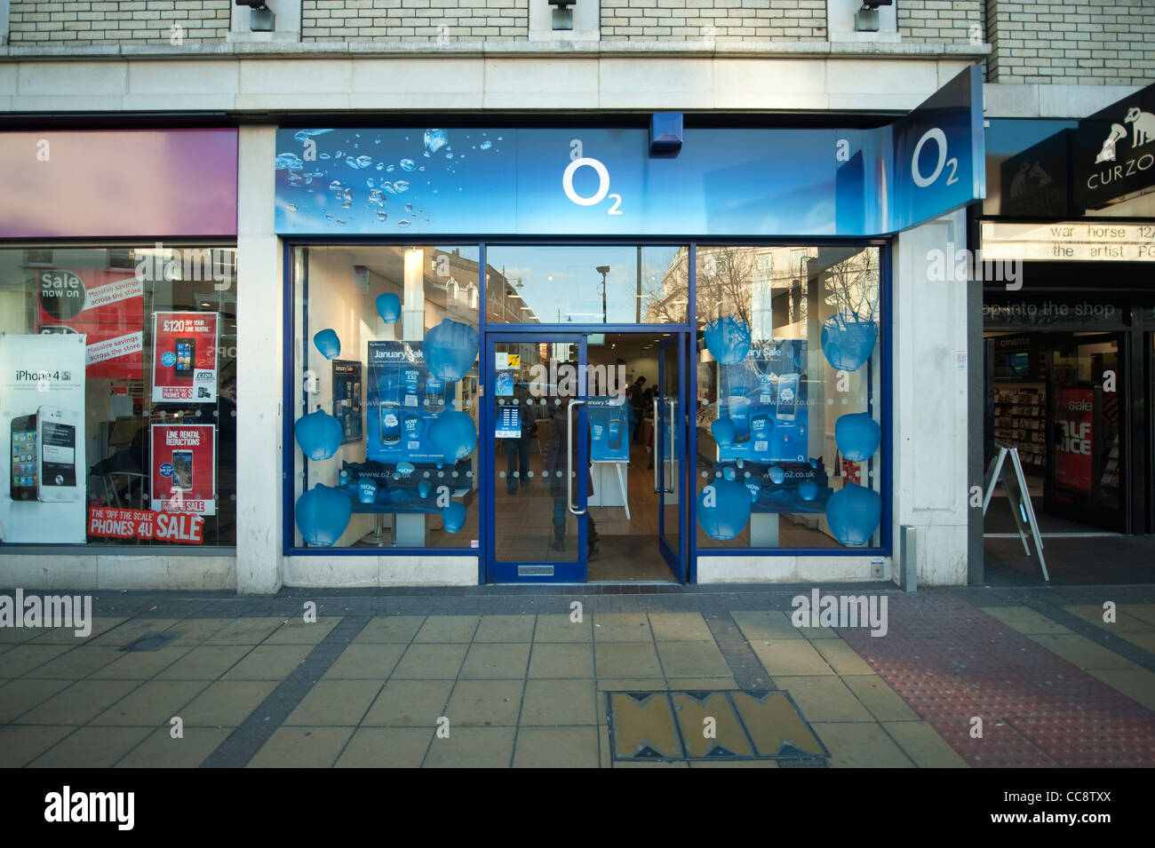 La British High Street. O2 janvier boutique vente Banque D'Images