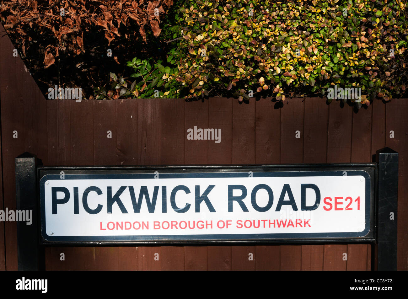 Plaque de rue pour Pickwick Road à Dulwich Village, London Borough of Southwark, SE21 Banque D'Images