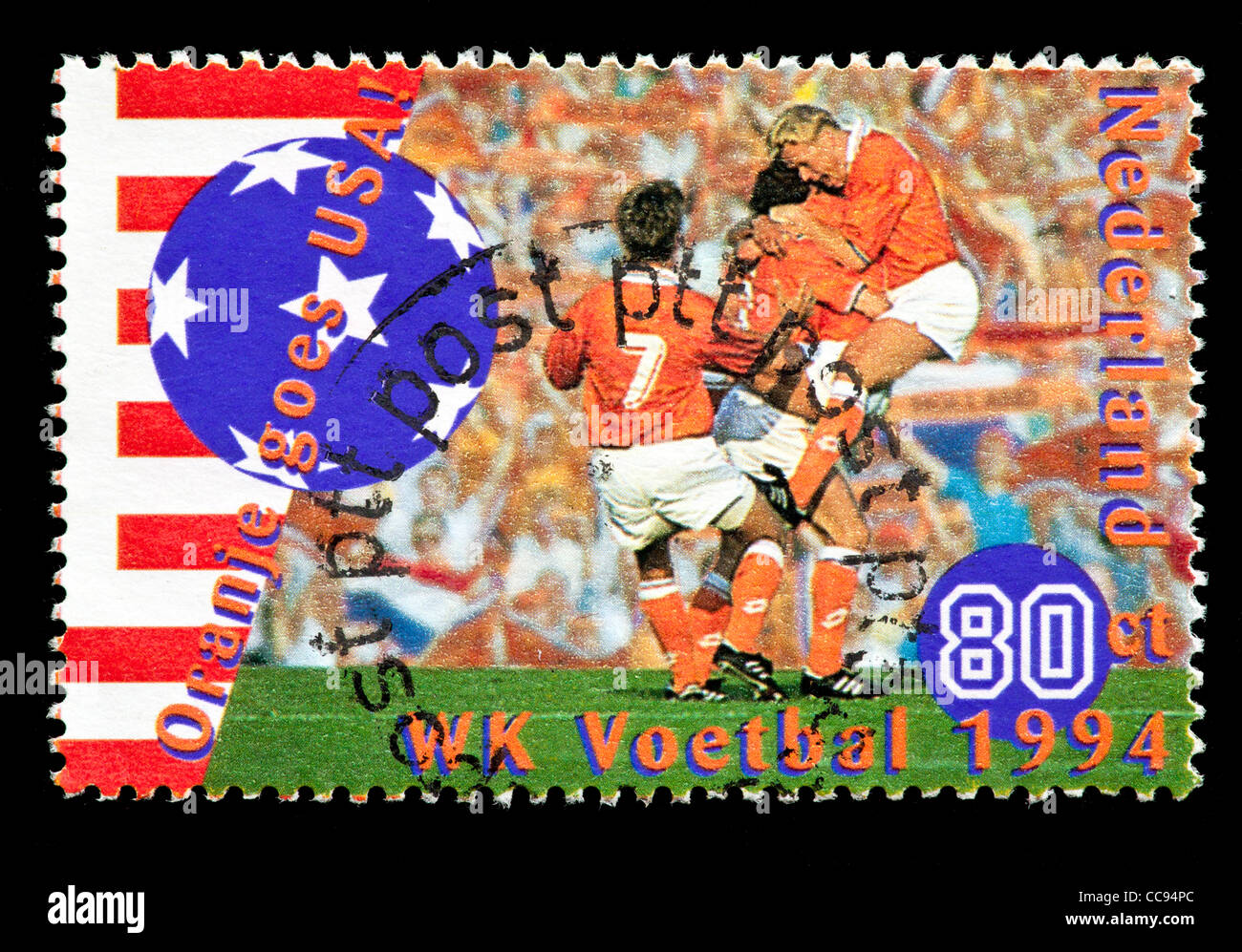 Timbre-poste des Pays-Bas illustrant la Coupe du monde aux États-Unis. Banque D'Images