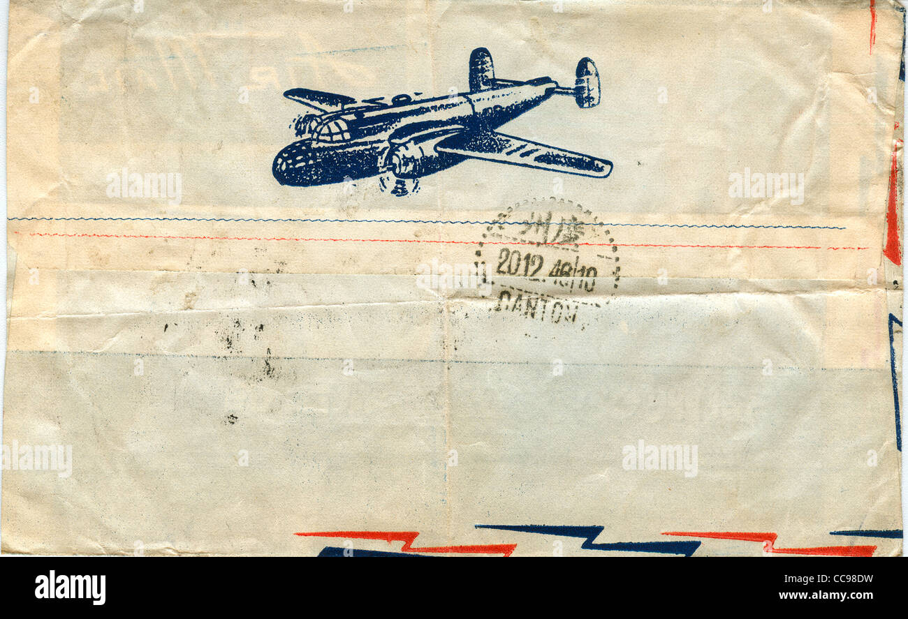 Vintage airmail envelope avec un avion sur elle Banque D'Images