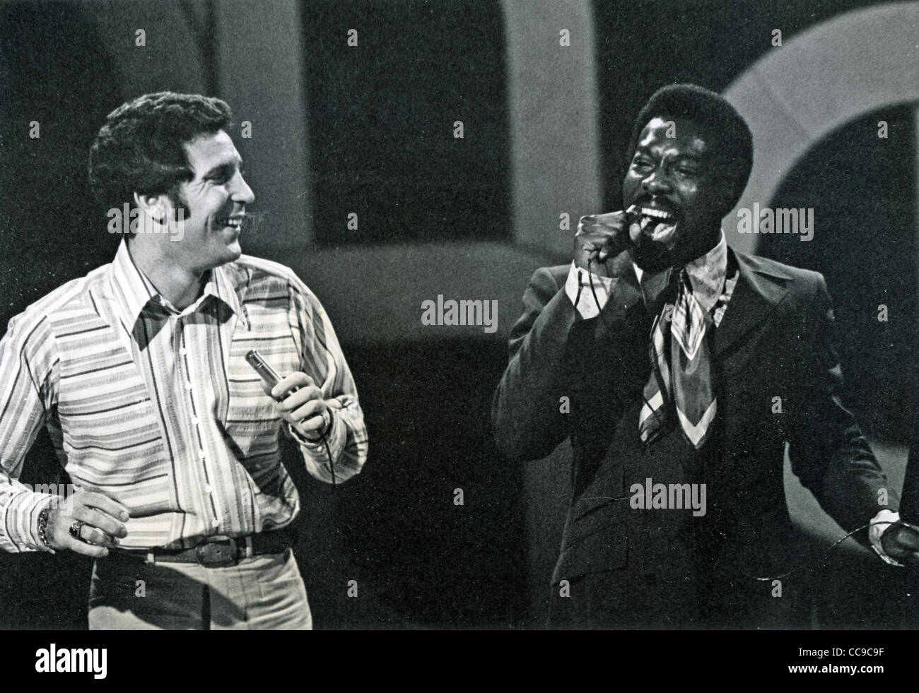 WILSON PICKETT-NOUS R&B/Soul singer à droite avec Tom Jones sur une émission de télévision britannique à propos de 1975 Banque D'Images