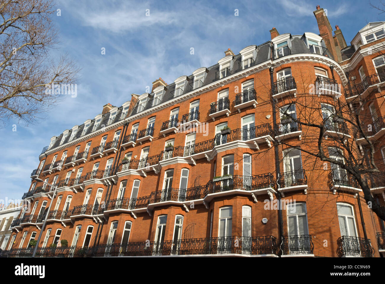 Hôtel particulier victorien en briques rouges bloc sur drayton Gardens, South Kensington, Londres, Angleterre Banque D'Images