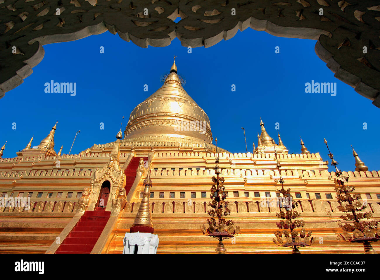 Shwezigon Paya (pagode) | Bagan (Pagan), le Myanmar (Birmanie) Banque D'Images