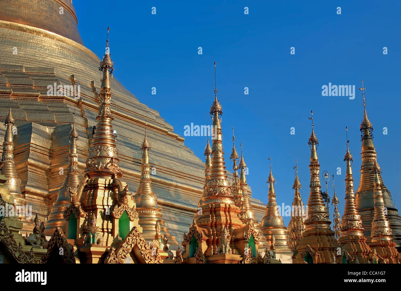 Flèches d'or à la pagode Shwedagon Paya (pagode) | Yangon (Rangoon) | Myanmar (Birmanie) Banque D'Images