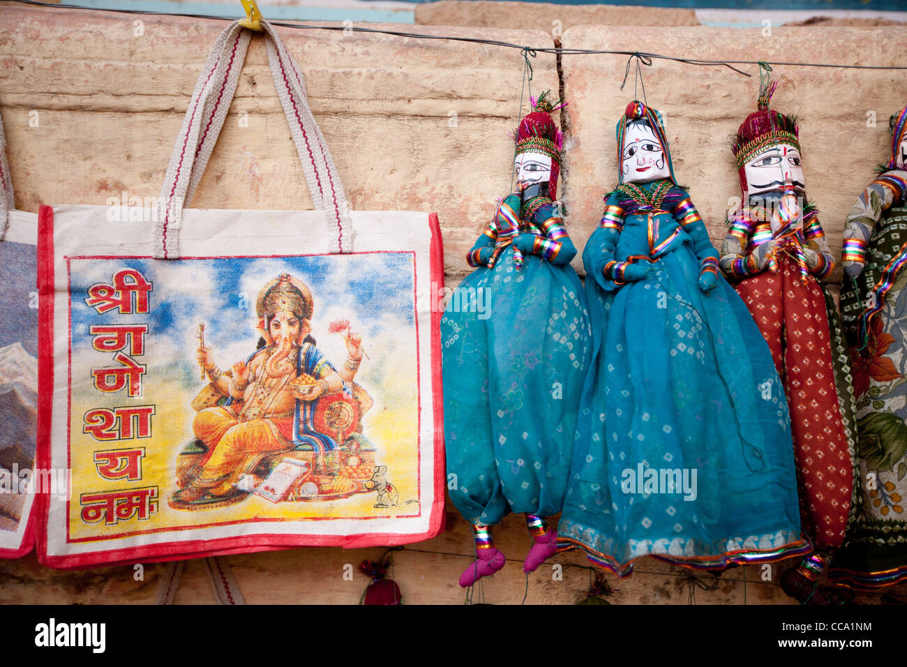 Poupées marionnette traditionnelle du Rajasthan en vente comme souvenirs au Rajasthan, Inde Banque D'Images