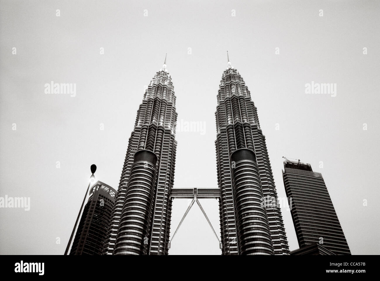 L'architecture moderne. Les tours jumelles Petronas à Kuala Lumpur en Malaisie en Asie du sud-est. L'architecte Cesar Pelli Banque D'Images