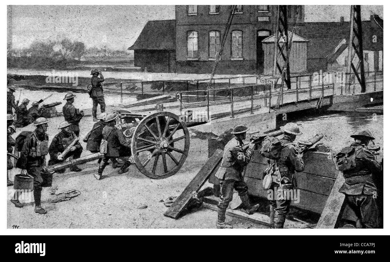 En 1918 canon a déposé les mitrailleurs canal holding le 21 mars contre l'offensive allemande du pont d'artillerie rile gunner Banque D'Images