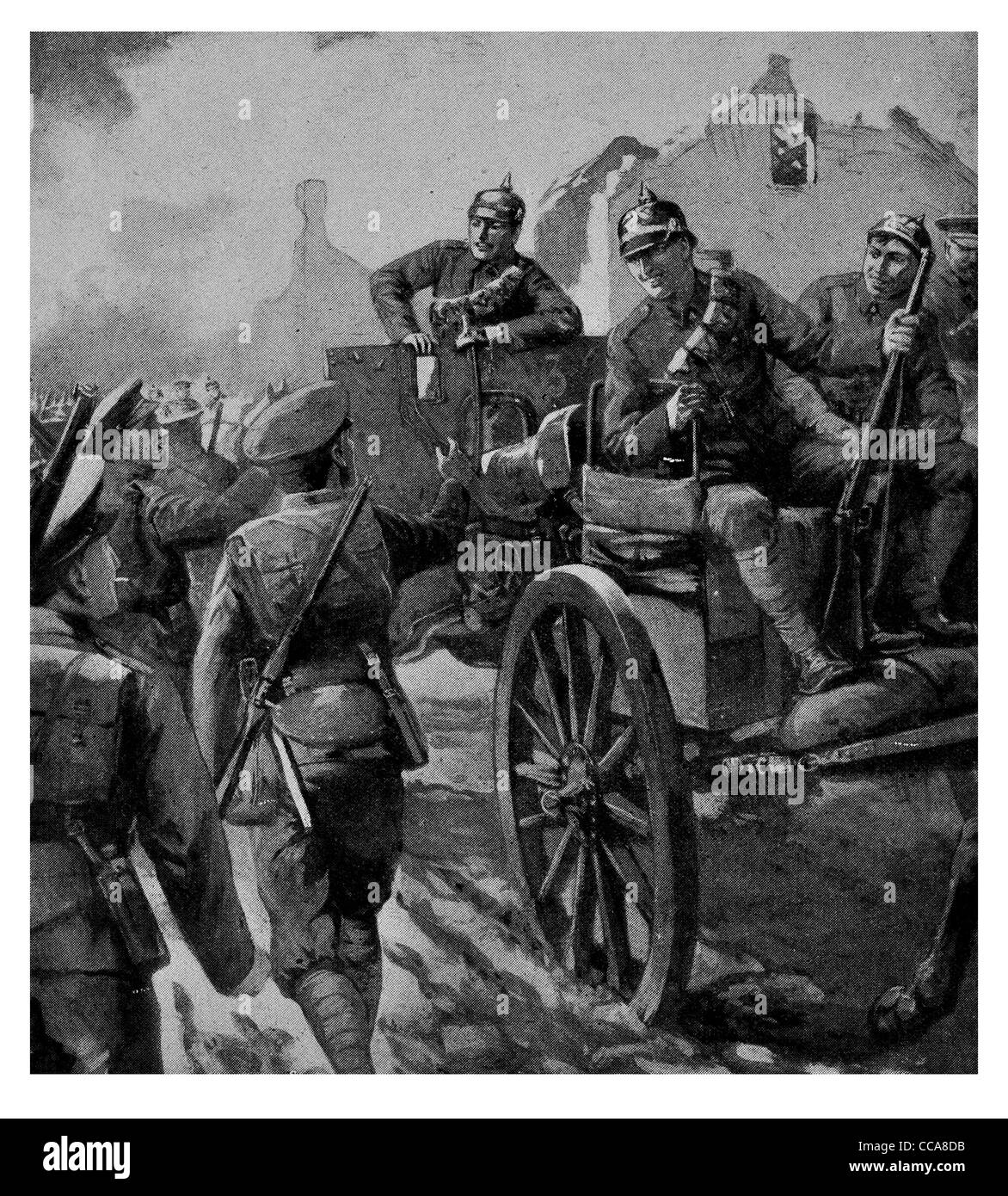 La célébration de 1915 portant un casque ennemi trophée Trophées prix chariot chariot volé uniforme célébration mauvais goût helmet Banque D'Images