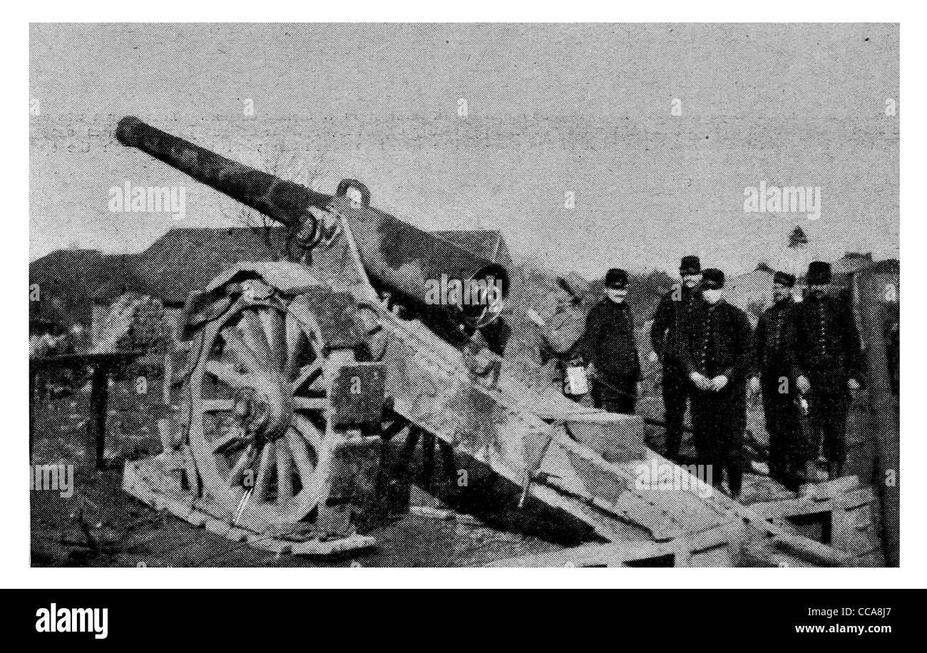 1915 French Gun 155 mm 6 pouces howitzer artillery gunner gunners cannon siège bombardements bombardement de première ligne Banque D'Images