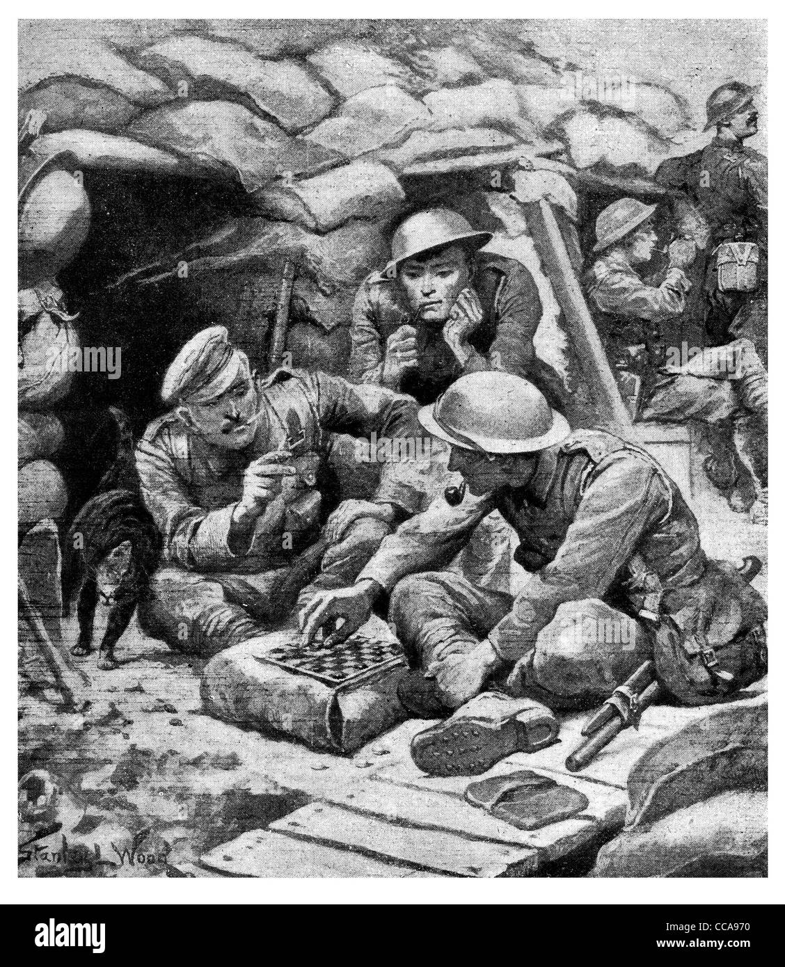 1917 soldats de la guerre des tranchées jouer jeu de dames Brouillons chat fumeur fumeur de pipe que temps de sable board Banque D'Images