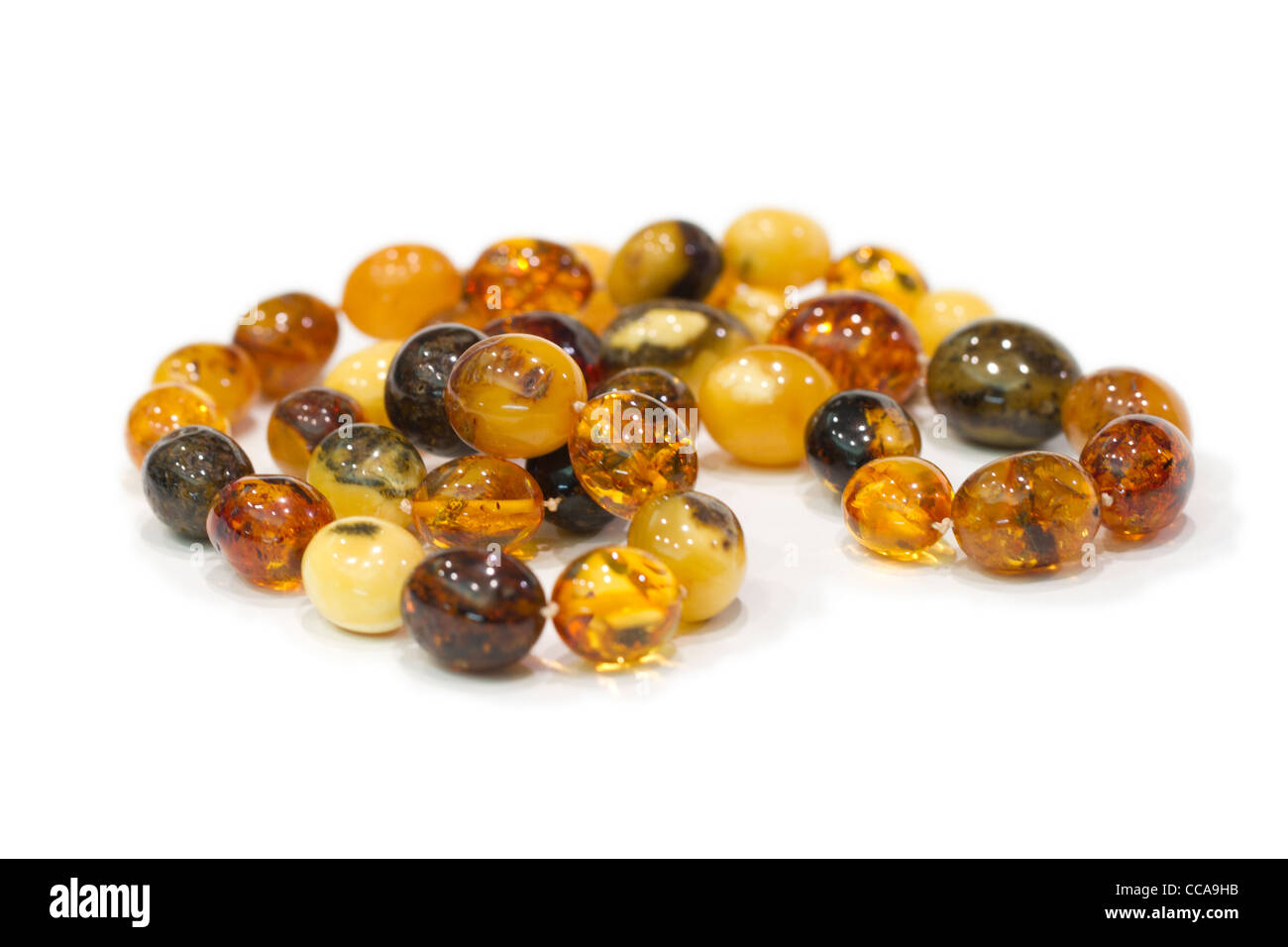 Collier de perles d'ambre de différents types Banque D'Images