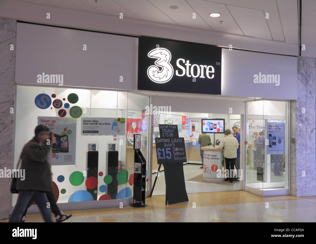 Une cellule mobile téléphone 3 téléphone 3 magasin de vente au détail à Eastbourne, East Sussex, Angleterre. Banque D'Images