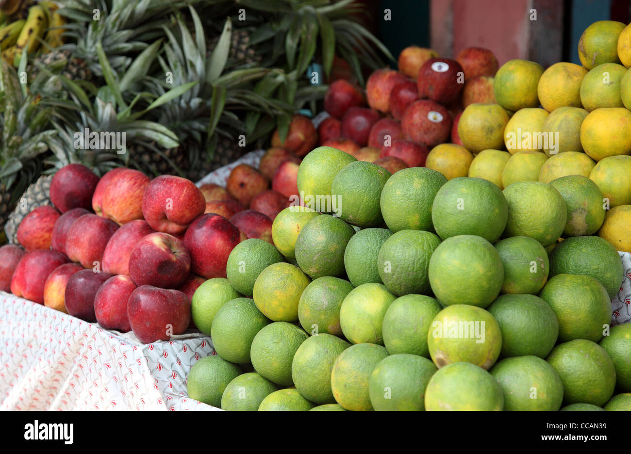 Fruits frais sur le marché indien Banque D'Images