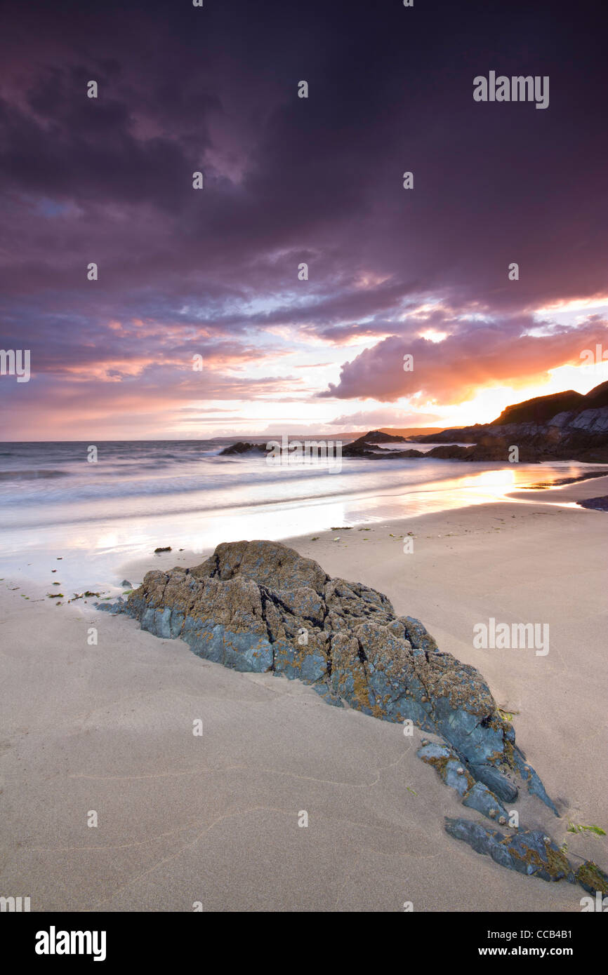 Coucher de soleil sur Sharrow Whitsand Bay Plage Cornwall UK Banque D'Images