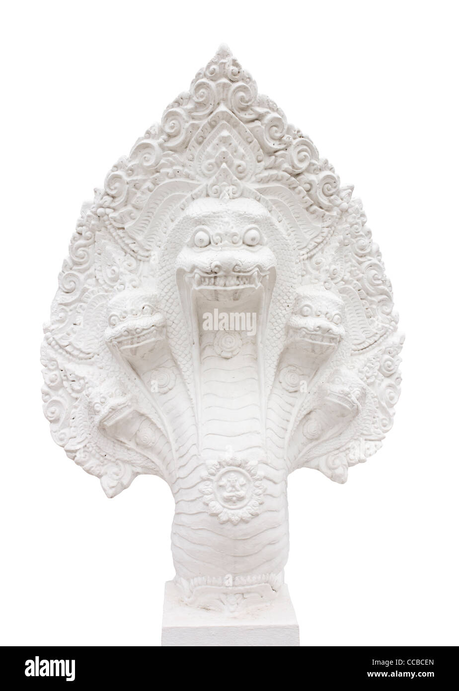 Roi de 5 têtes de serpent statue & carve sur fond blanc (isolat) Banque D'Images
