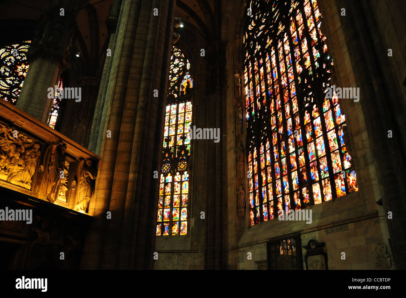 Duomo, de l'intérieur, plafonnier, Milan, Lombardie, Italie, Europe Banque D'Images