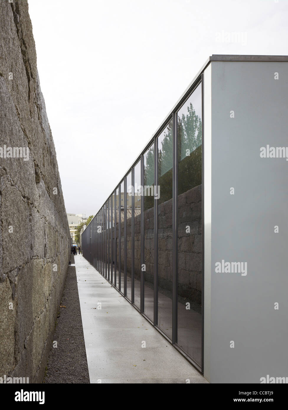 Un classique moderne blanc plus de l'École de musique historique Banque D'Images
