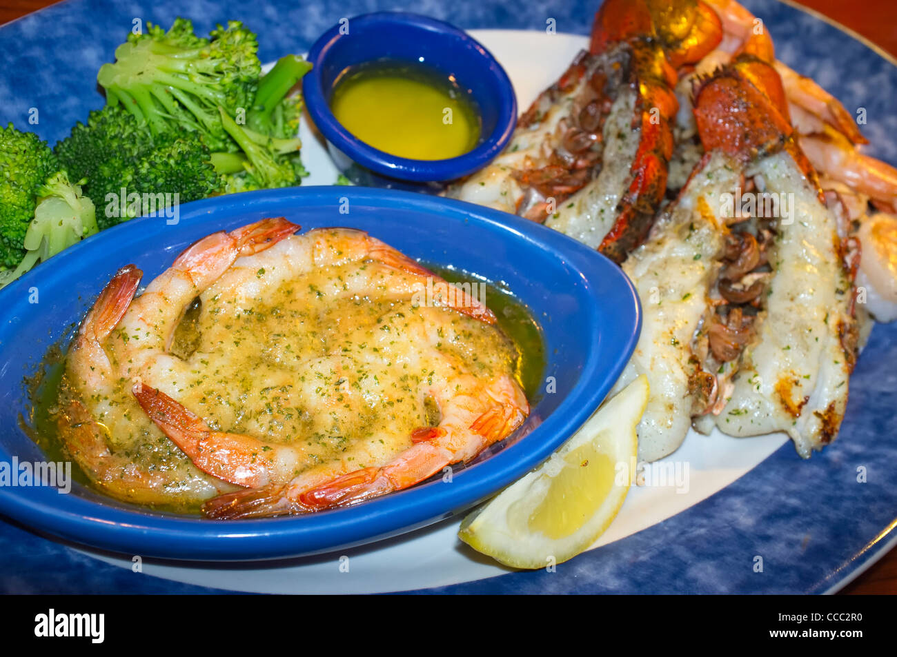 Plat de fruits de mer avec homard et crevettes Banque D'Images
