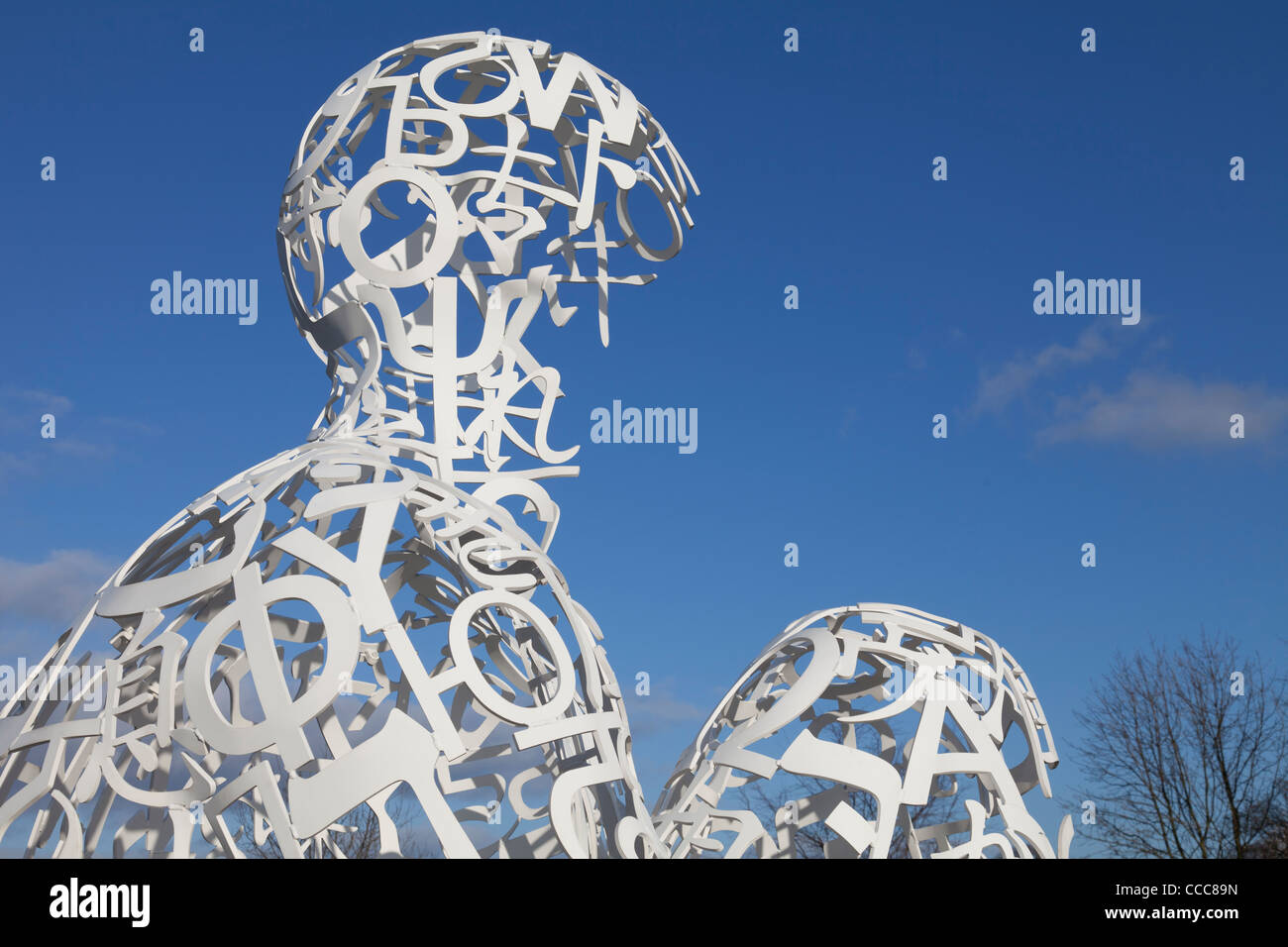 Chambre des connaissances par Jaume Plensa au Yorkshire Sculpture Park, Royaume-Uni Banque D'Images