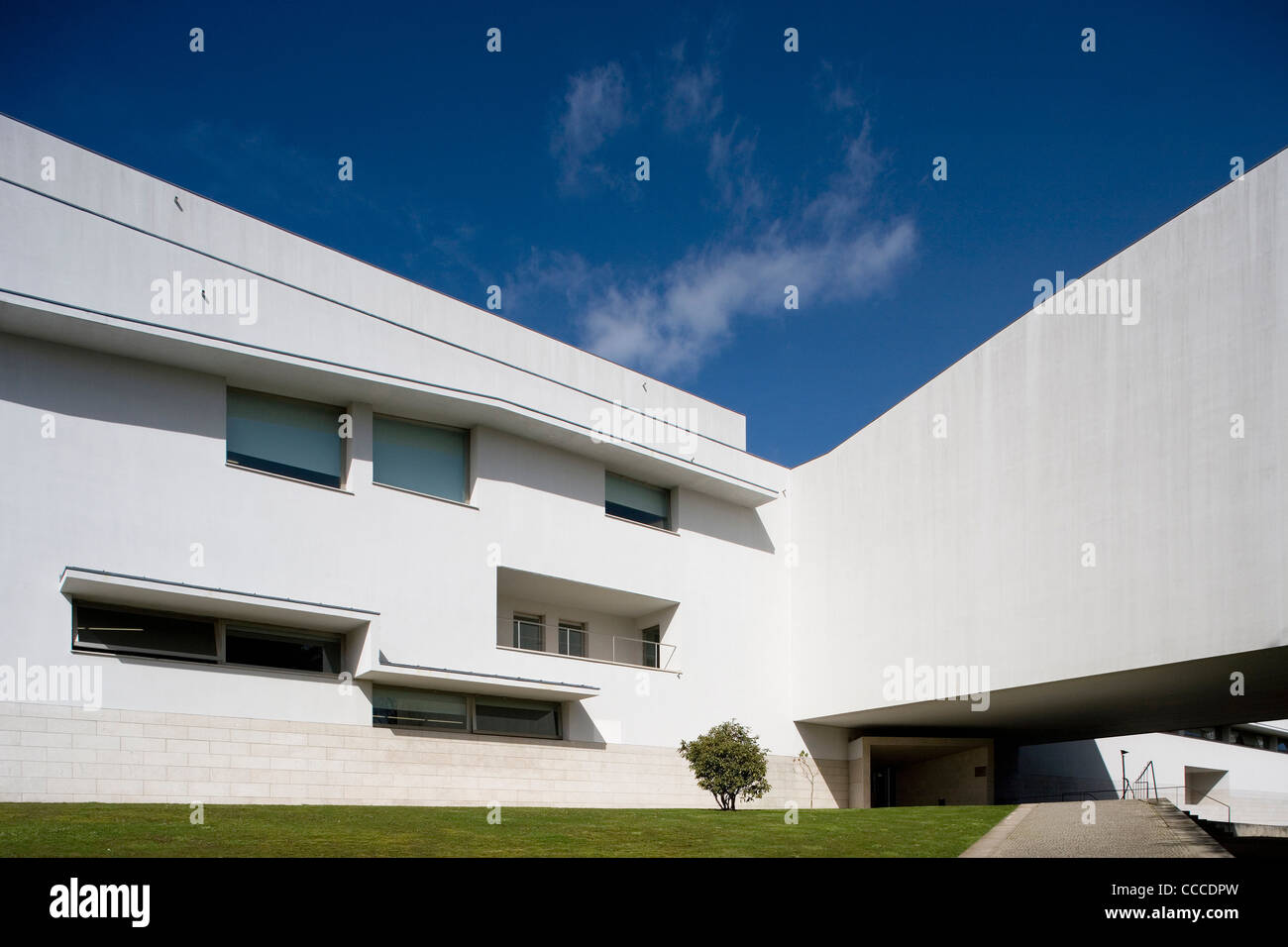 Faculté des sciences DES MÉDIAS UNIVERSITÉ DE SANTIAGO DE COMPOSTELA ESPAGNE ALVARO SIZA OBLIQUE 2001 DÉTAIL DE LA BIBLIOTHÈQUE DE FAÇADE Banque D'Images