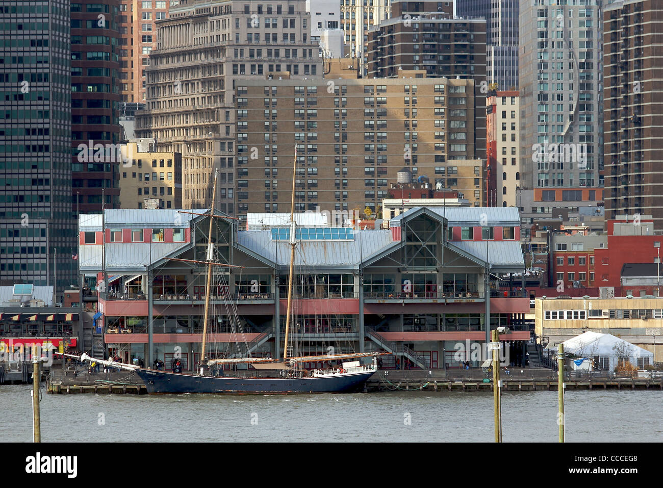 Pier 17, South Street Seaport, Manhattan, New York City Banque D'Images