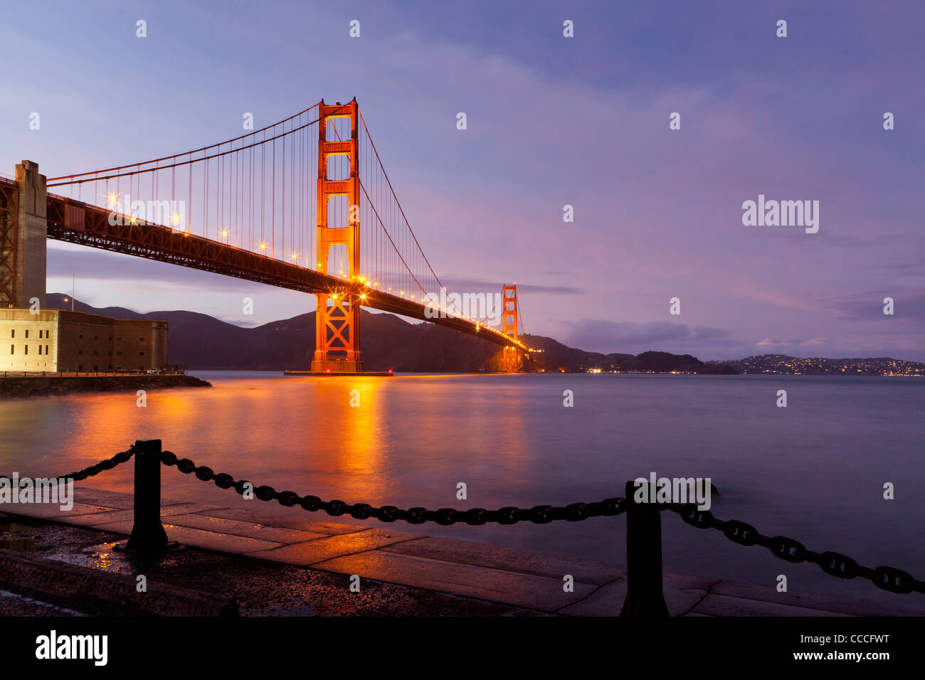 Golden Gate Bridge at Dusk - San Francisco, CA Banque D'Images