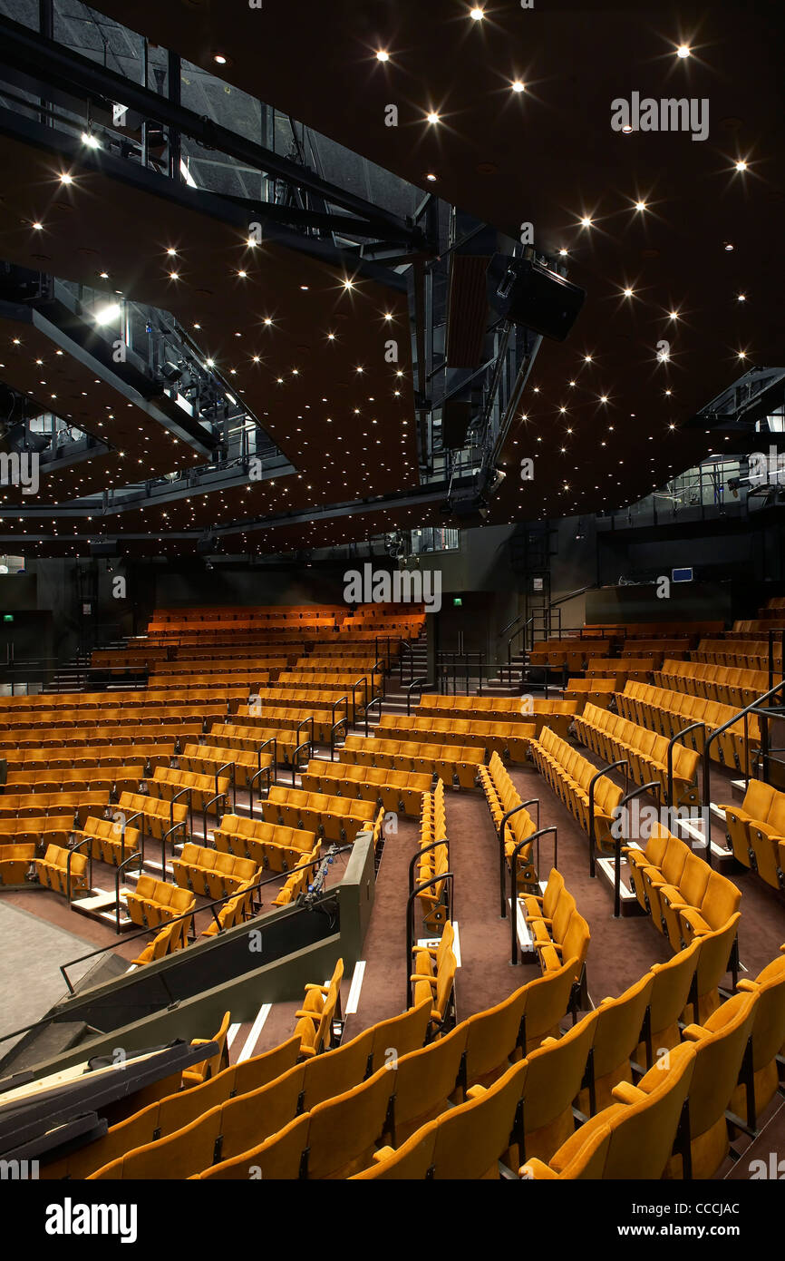 Le théâtre Crucible a ouvert ses portes en 1971 et est répertorié comme l'un des théâtres les plus importants de sa génération. Il est composé d'un 400 Banque D'Images