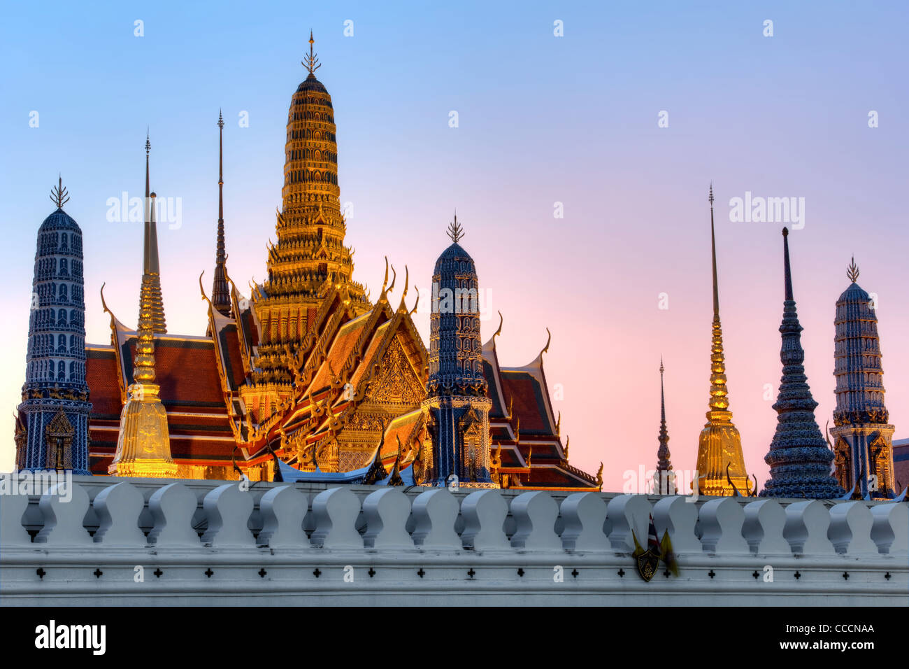 Crépuscule au Temple du Bouddha d'Emeraude | Bangkok Banque D'Images