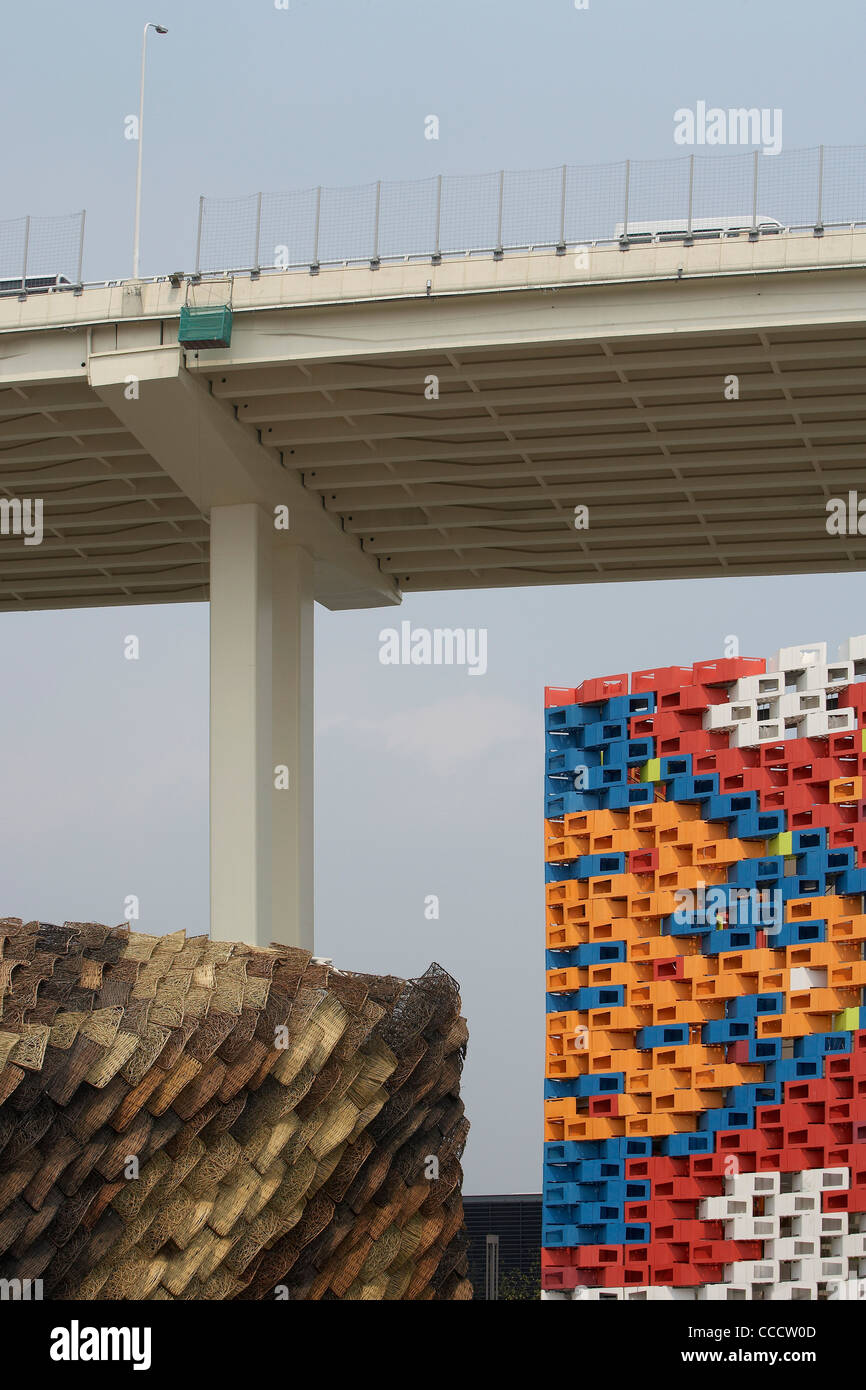 La Chine. Vue extérieure de la structure montrant son design coloré sur la base d'un tissage de tapis traditionnels serbes Banque D'Images