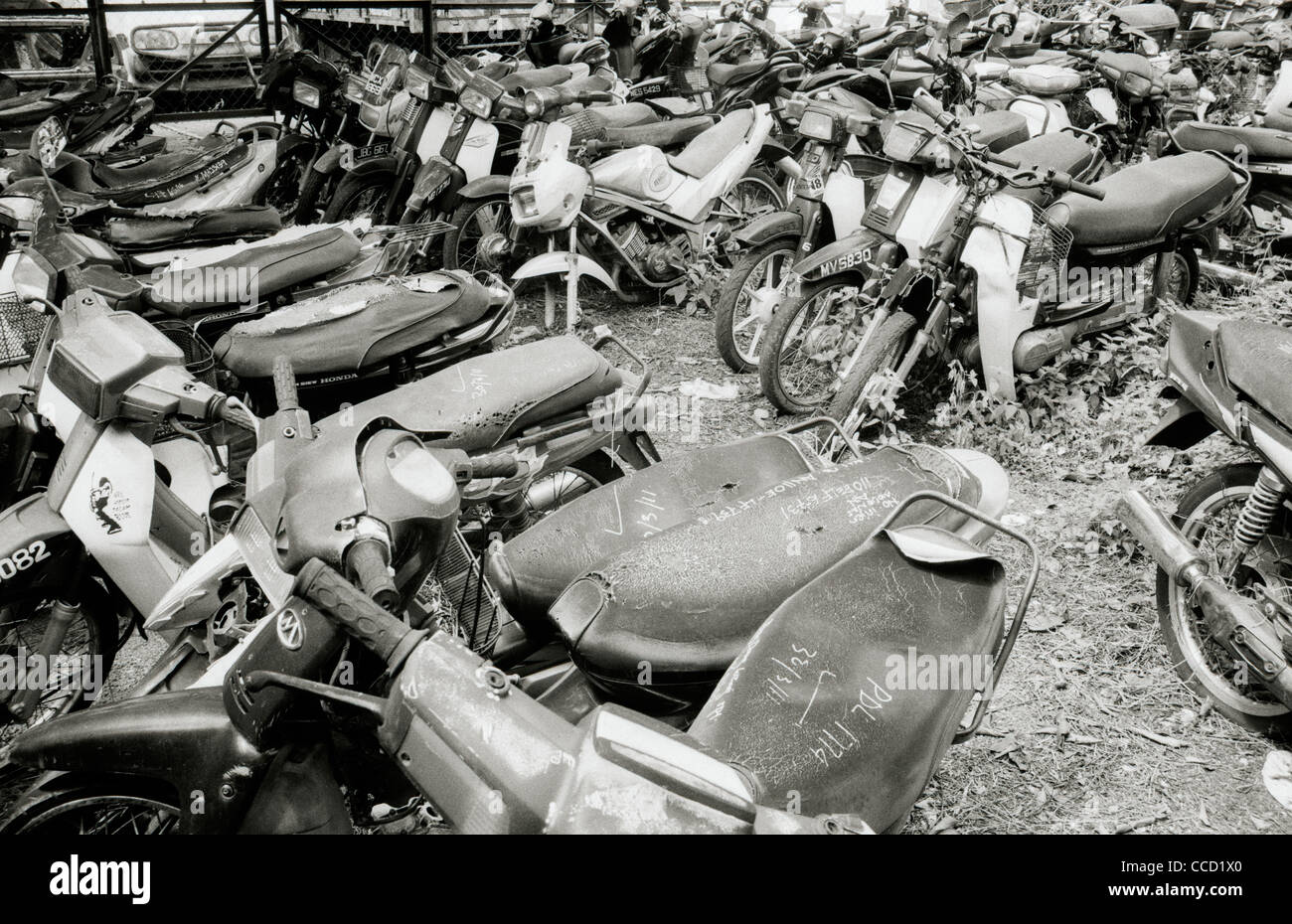 La photographie documentaire - Moto casse à Melaka Malacca en Malaisie en  Asie du Sud-Est Extrême-Orient. Vespa cyclomoteur Recyclable Recyclage  Photo Stock - Alamy