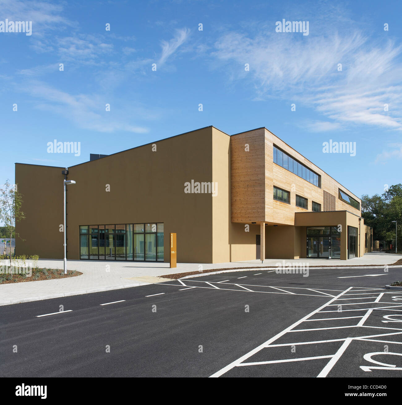 WAINGELS COLLEGE, SHEPPARD ROBSON, Woodley, 2010, APERÇU DE L'EXTÉRIEUR DU ROAD Banque D'Images