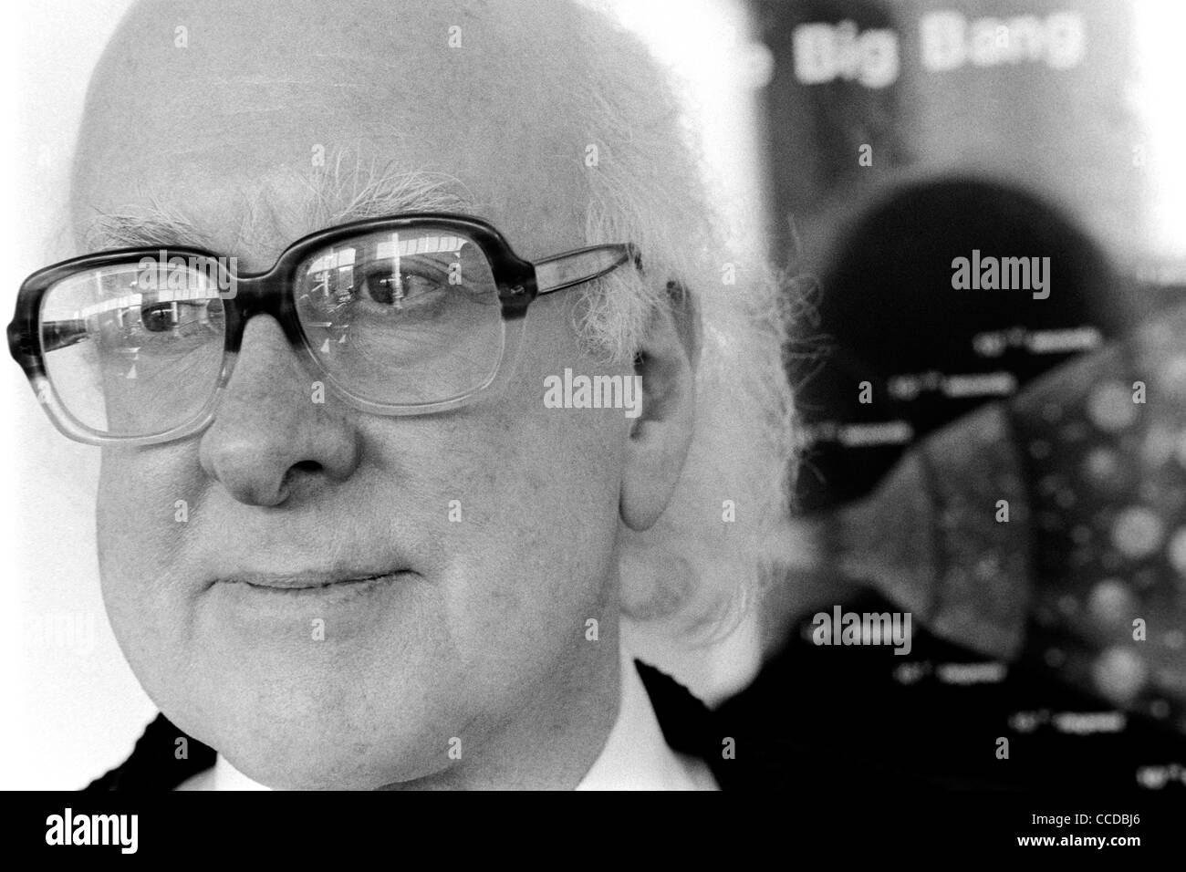 Le professeur Peter Higgs, qui théorise l'existence d'une particule subatomique qui a été nommé le boson de Higgs Banque D'Images