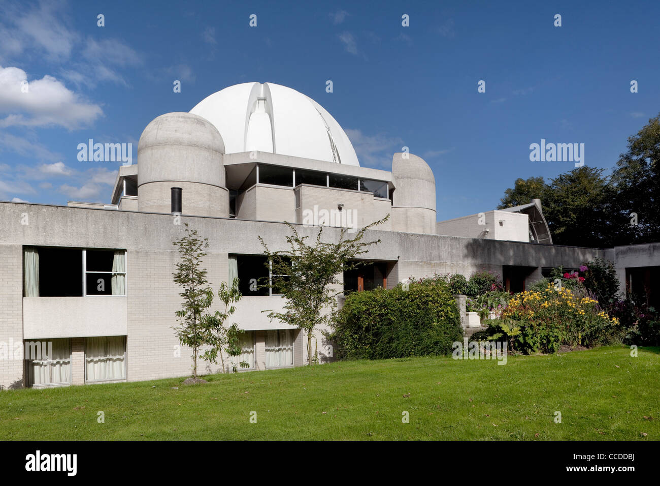 Murray Edwards College (anciennement nouveau hall) chamberlin powell bon Cambridge 1965 Bâtiment principal salle à manger dome vu Banque D'Images