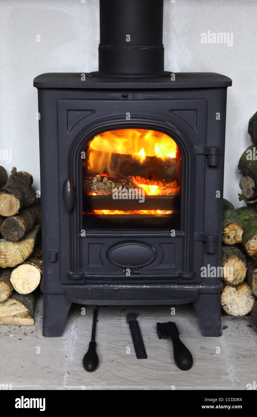 Un Stovax Stockton 3 poêle à feu Banque D'Images